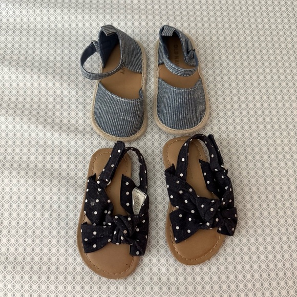 Old Navy Bundle of Two Baby & Toddler Sandals and Shoes Blue and Black Polka Dot - Picture 9 of 9